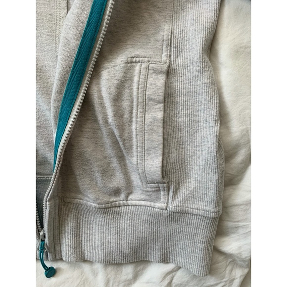 Lululemon Grey Cable Knit Scuba Hoodie - Picture 6 of 7